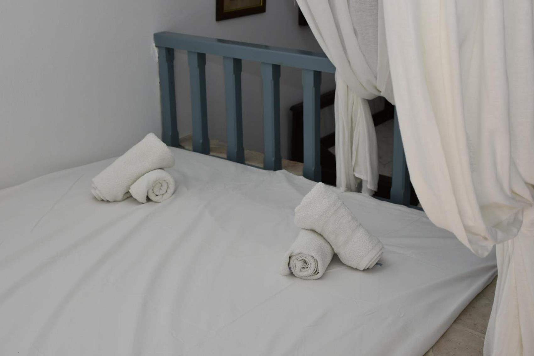 Cute Seafront Escape For 3 Patmos Town