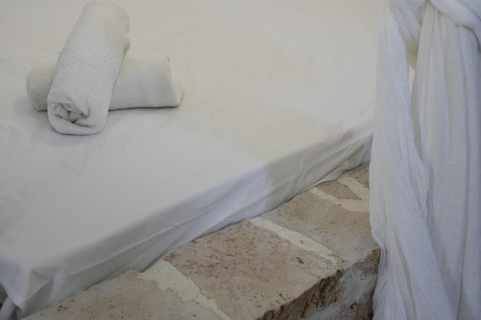 Cute Seafront Escape For 3 *