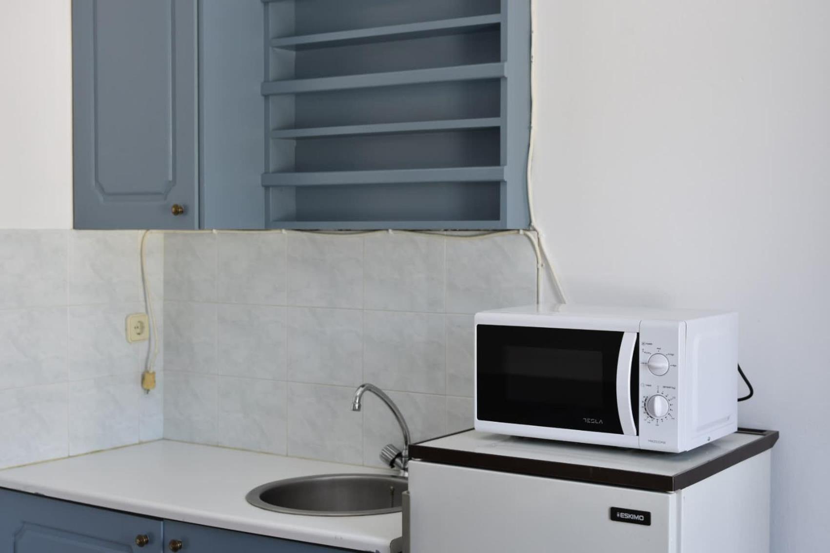 Cute Seafront Escape For 3 *