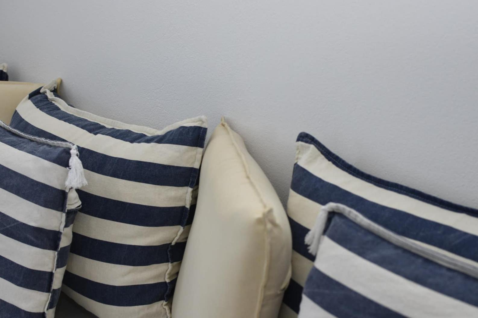 Cute Seafront Escape For 3 *