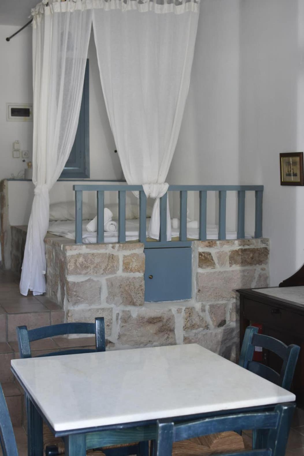 Apartment Cute Seafront Escape For 3 Patmos Town