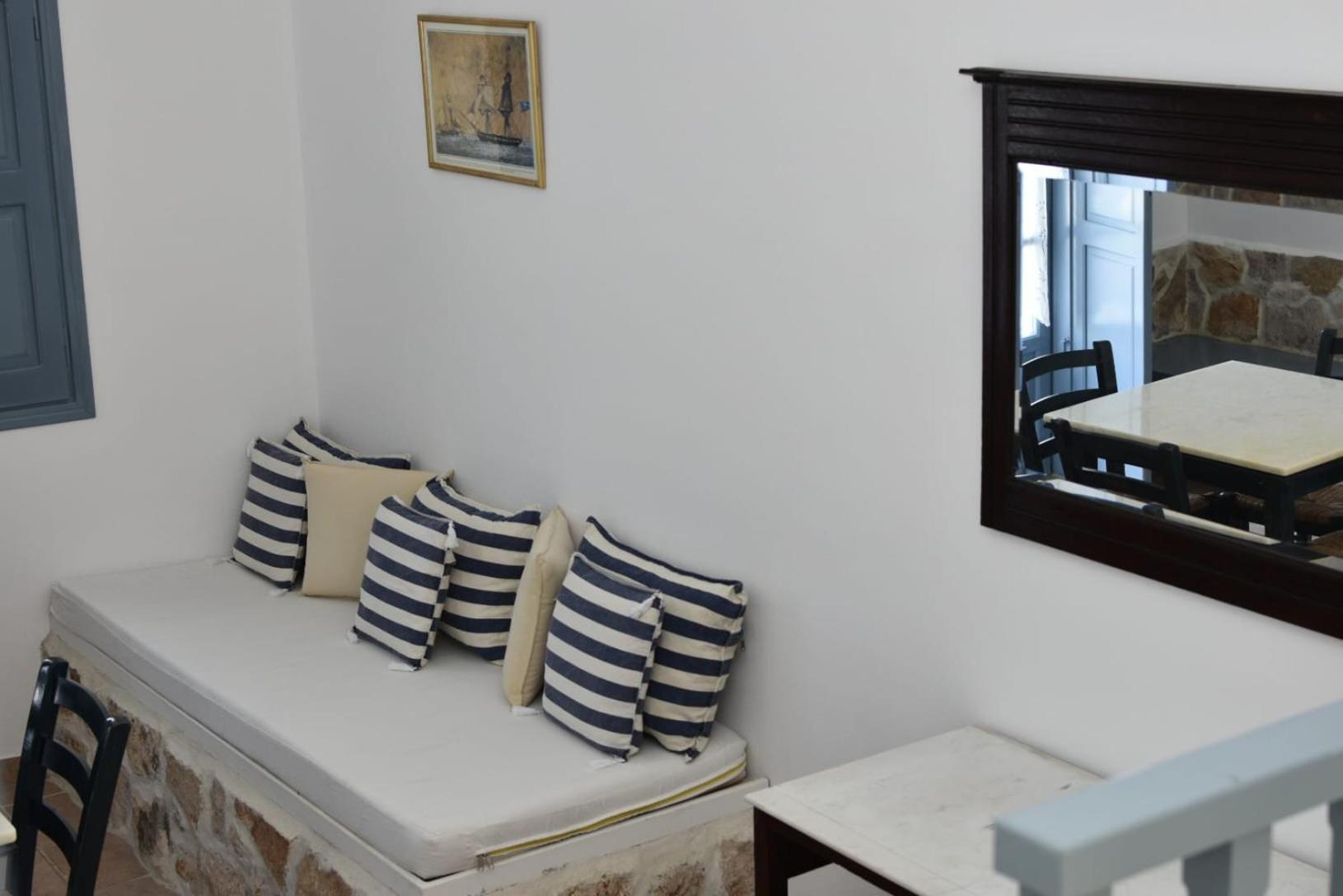 Apartment Cute Seafront Escape For 3 *
